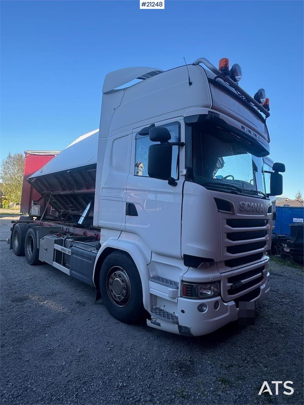 Scania R580 6x2 Wood chip truck w/ 2-way tipper. Delivere