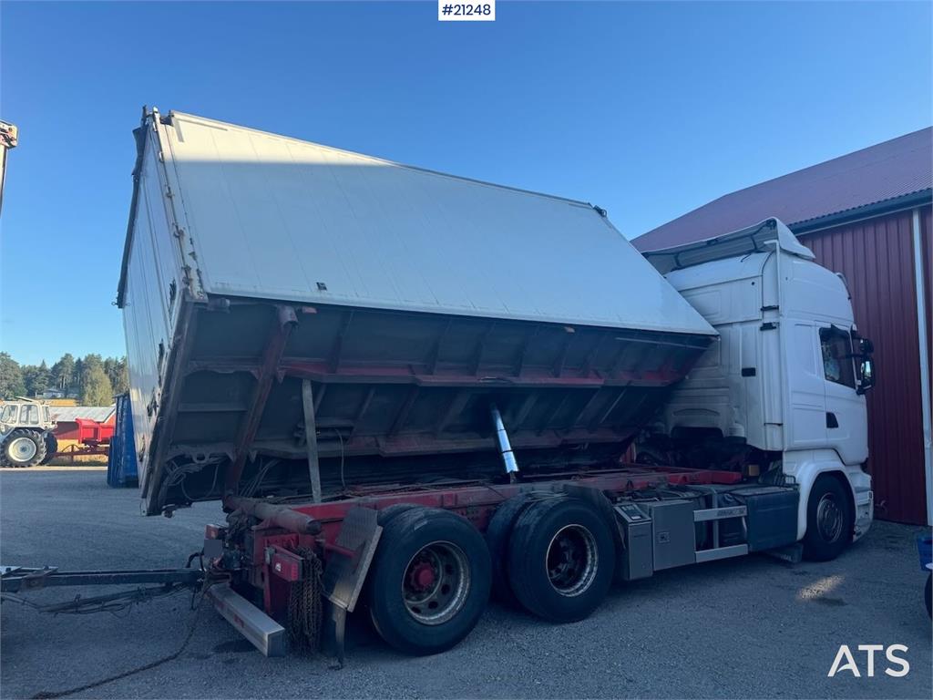 Scania R580 6x2 Wood chip truck w/ 2-way tipper. Delivere