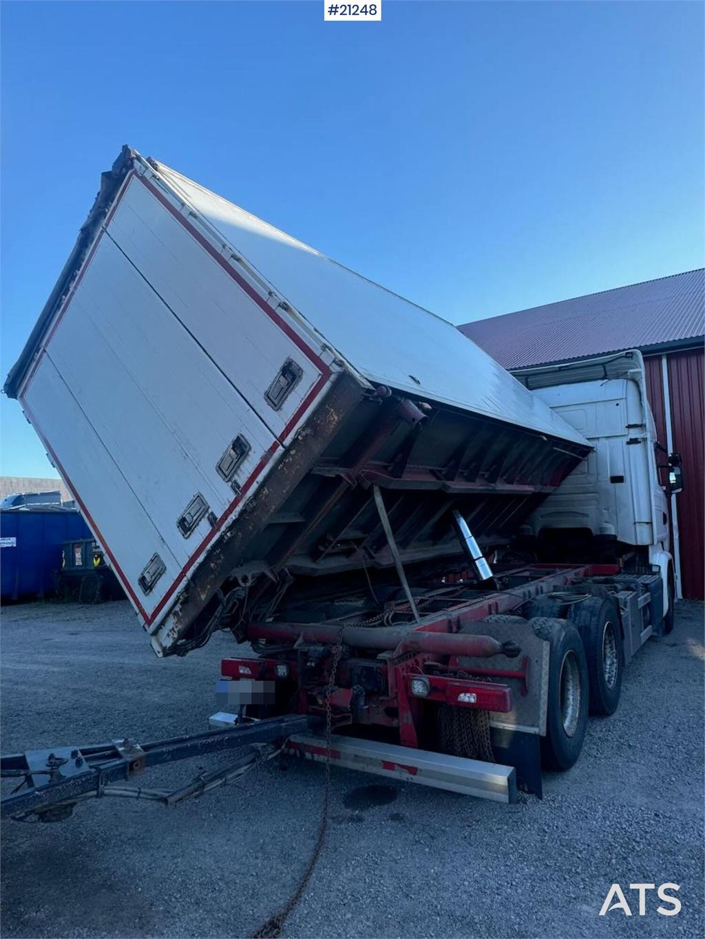 Scania R580 6x2 Wood chip truck w/ 2-way tipper. Delivere