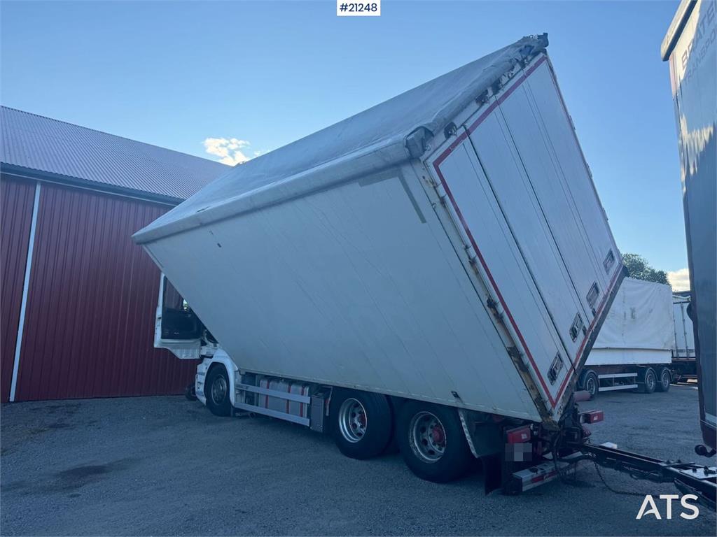 Scania R580 6x2 Wood chip truck w/ 2-way tipper. Delivere