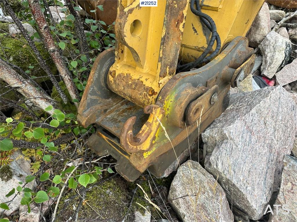 CAT 323E excavator w/ 3 buckets.