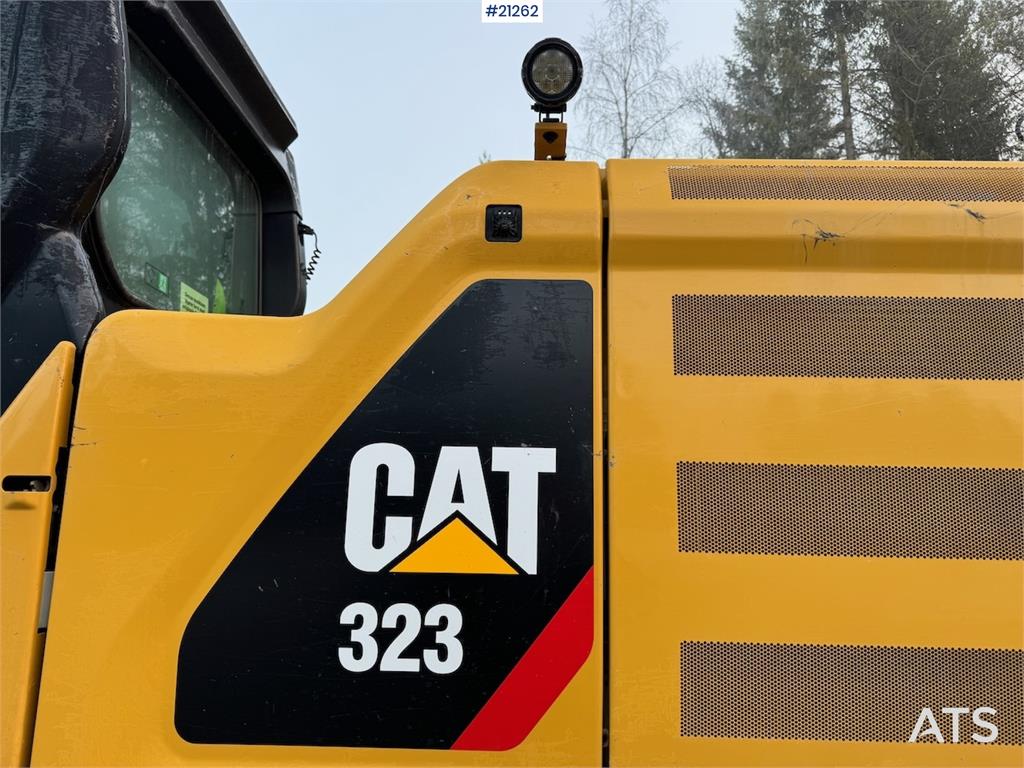 CAT 323