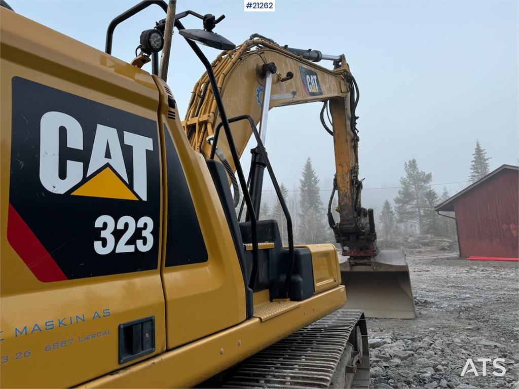 CAT 323