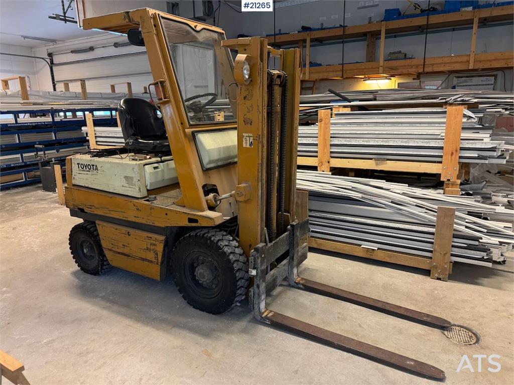 Toyota 3FB25 Electric Forklift