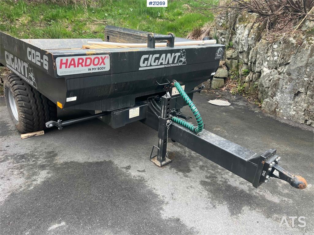 Gigant Wheel Machine Trailer