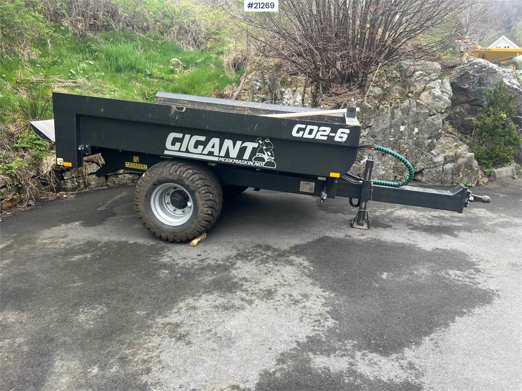 Gigant Wheel Machine Trailer