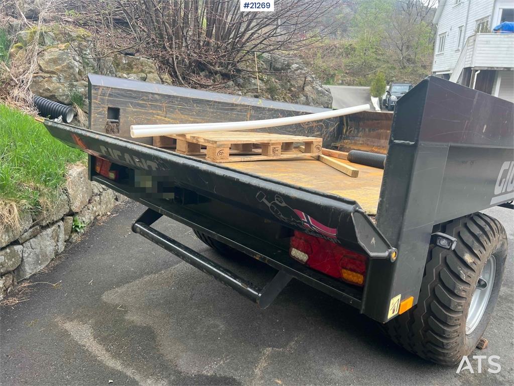 Gigant Wheel Machine Trailer