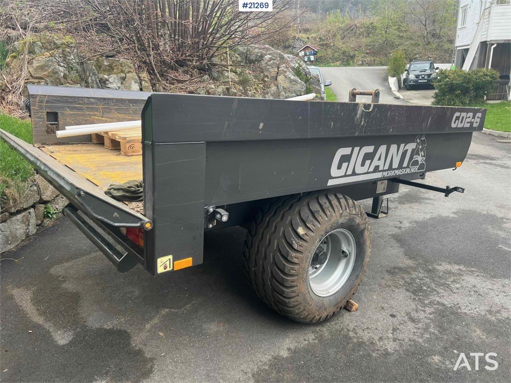 Gigant Wheel Machine Trailer