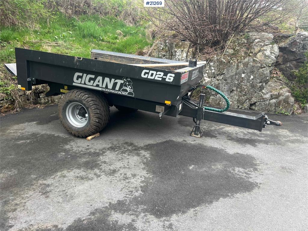 Gigant Wheel Machine Trailer