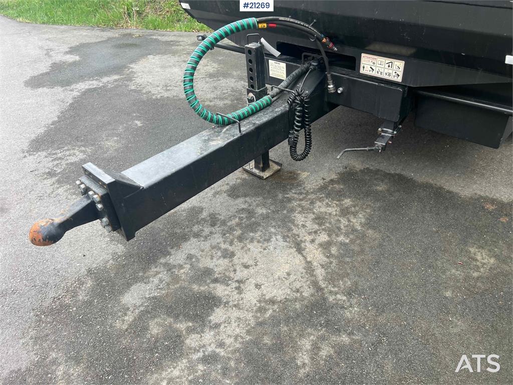 Gigant Wheel Machine Trailer