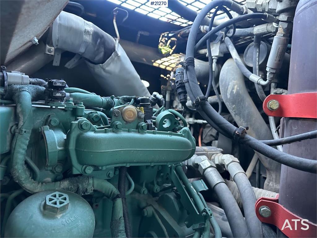 Sandvik Dino DC400Ri drilling rig w/ almost new chassis.