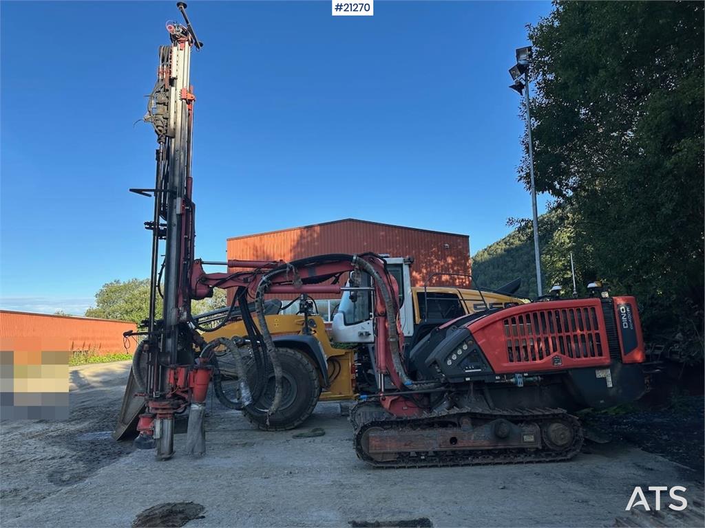 Sandvik Dino DC400Ri drilling rig w/ almost new chassis.