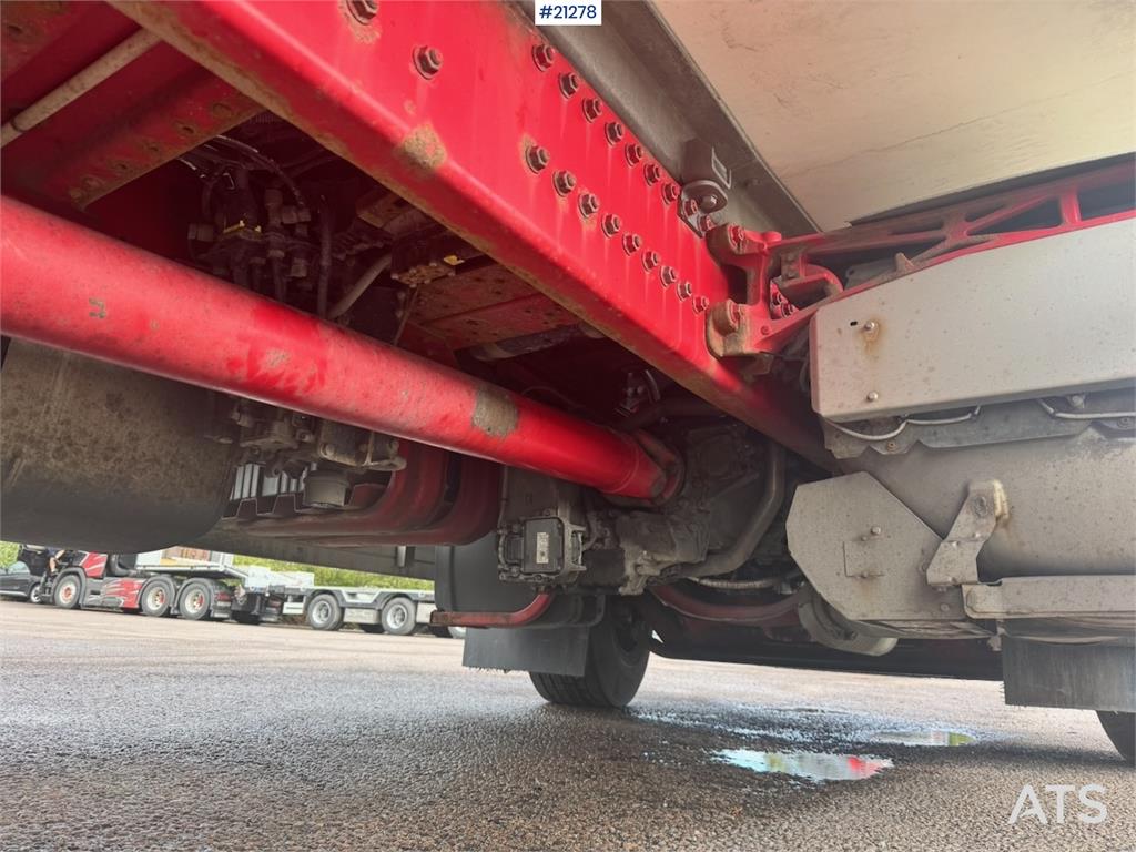 DAF CF440 6x2 Box truck with refrigerator/freezer unit