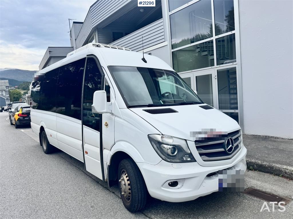 Mercedes-Benz Sprinter 519CDI Minibus. 21 seats.