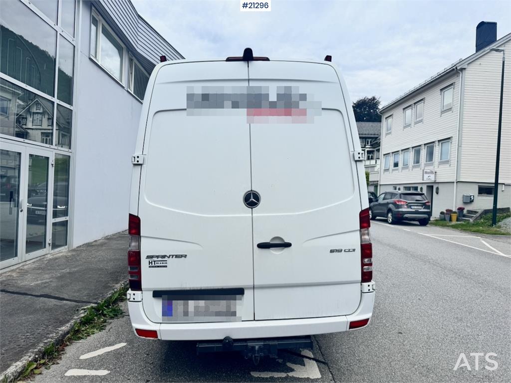 Mercedes-Benz Sprinter 519CDI Minibus. 21 seats.
