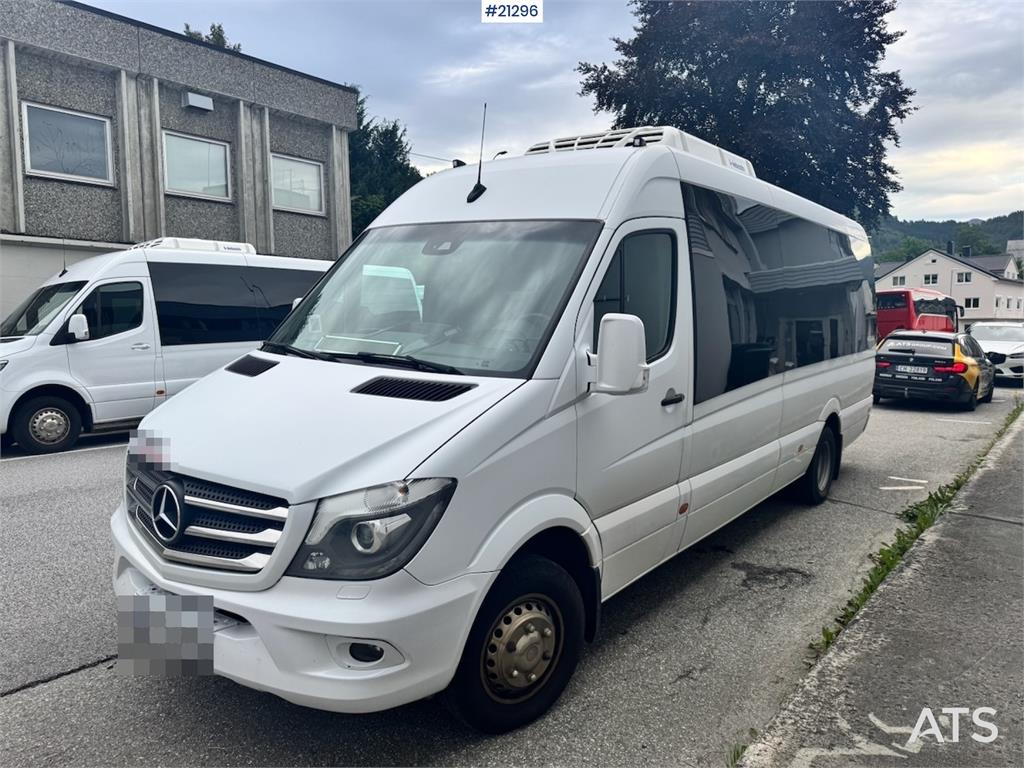 Mercedes-Benz Sprinter 519CDI Minibus. 21 seats.
