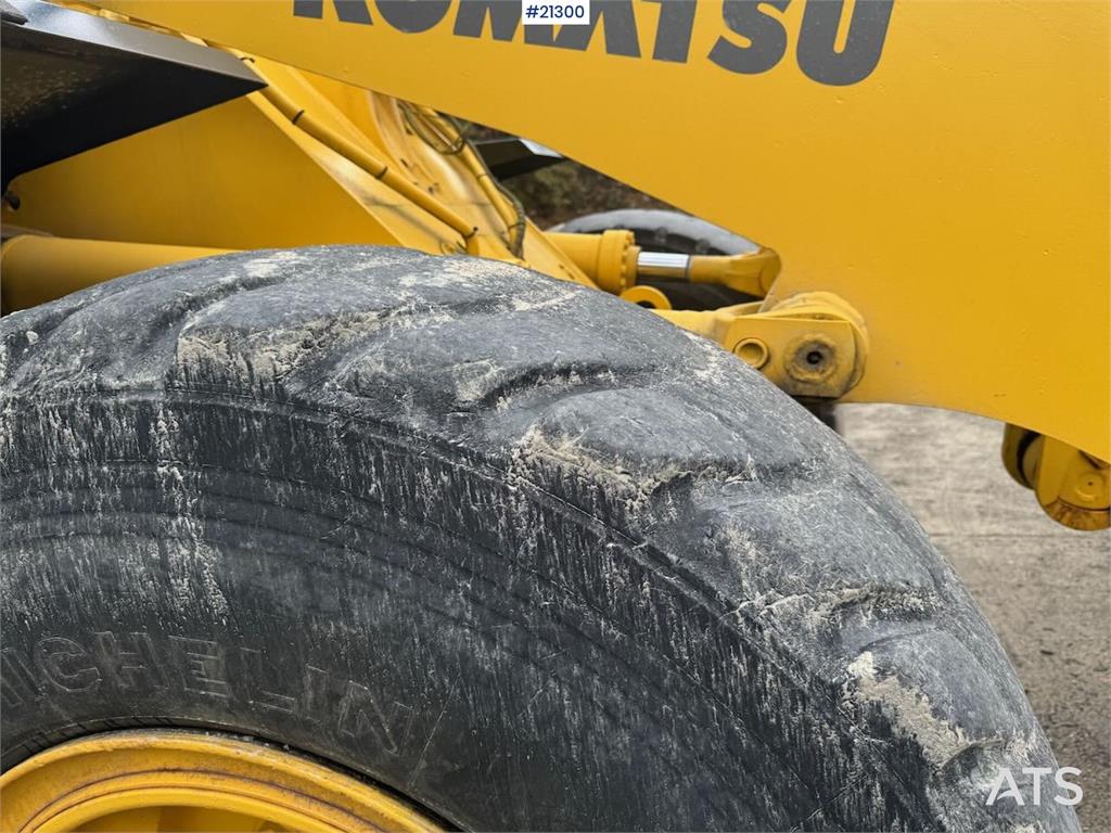 Komatsu WA320-3H wheel loader w/ bucket WATCH VIDEO
