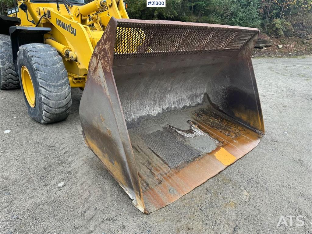 Komatsu WA320-3H wheel loader w/ bucket WATCH VIDEO