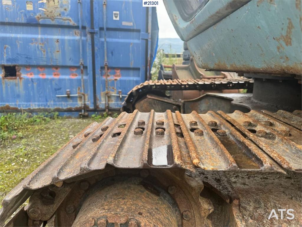 Hitachi EX60 Crawler excavator w/ rotor tilt and bucket