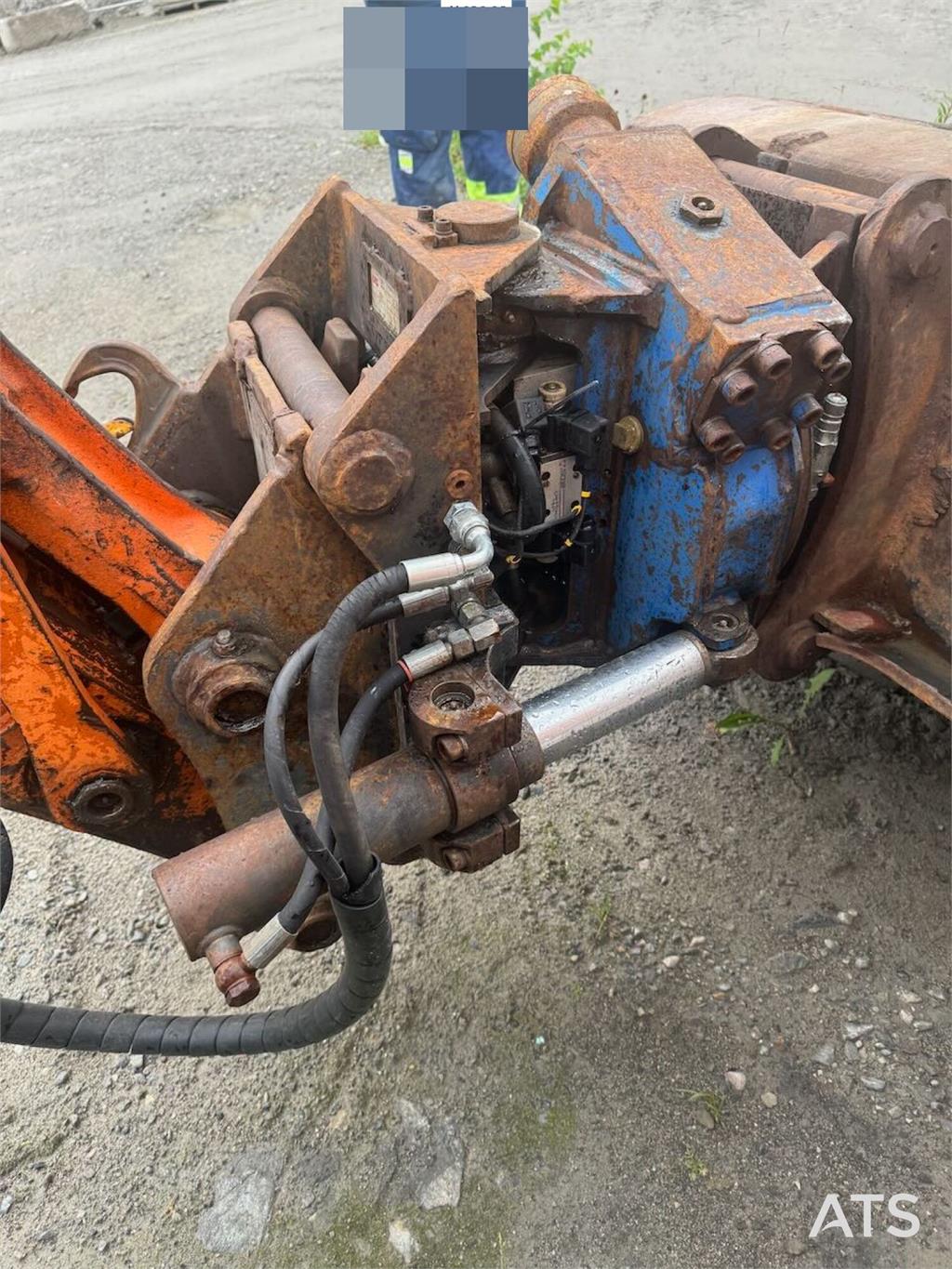 Hitachi EX60 Crawler excavator w/ rotor tilt and bucket
