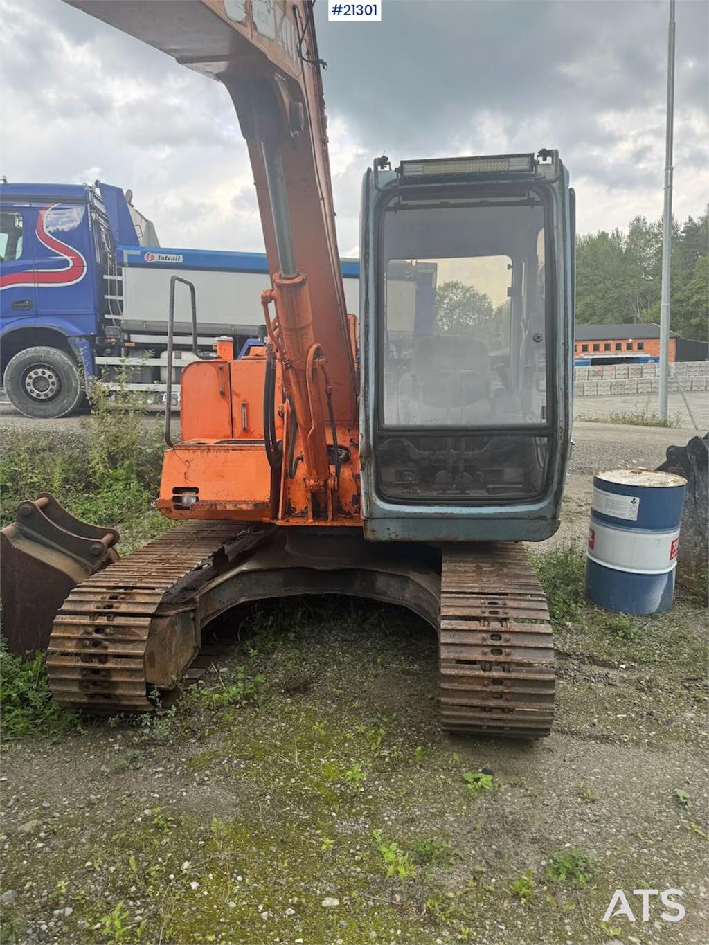 Hitachi EX60 Crawler excavator w/ rotor tilt and bucket