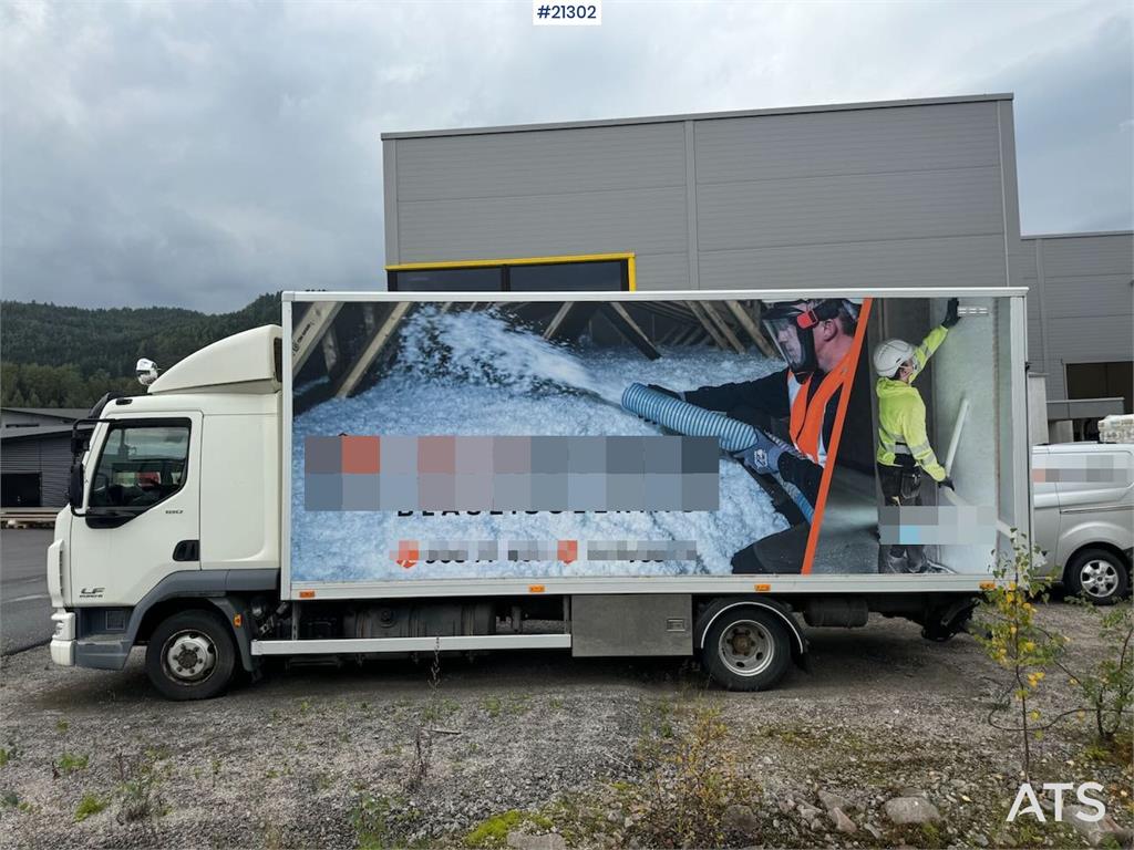 DAF LF180 4x2 box truck w/ lift. 133,000 km. WATCH VID