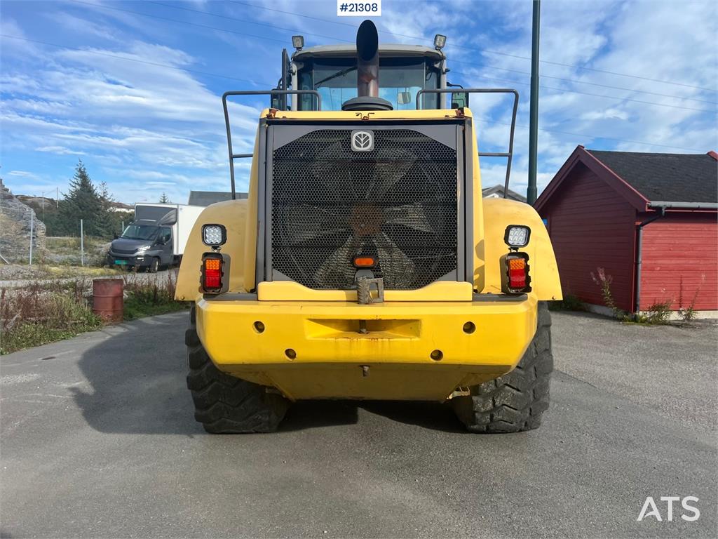 New Holland w270B