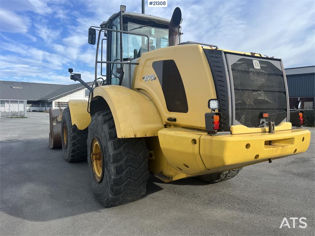 New Holland w270B