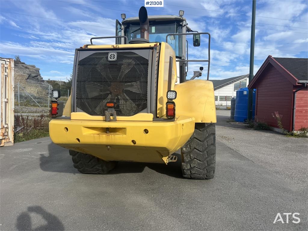 New Holland w270B