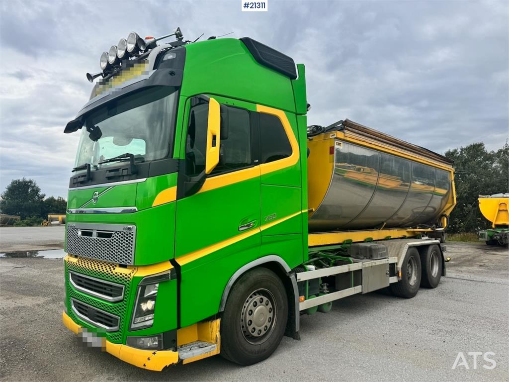 Volvo FH16 750 6x2 Hook truck.