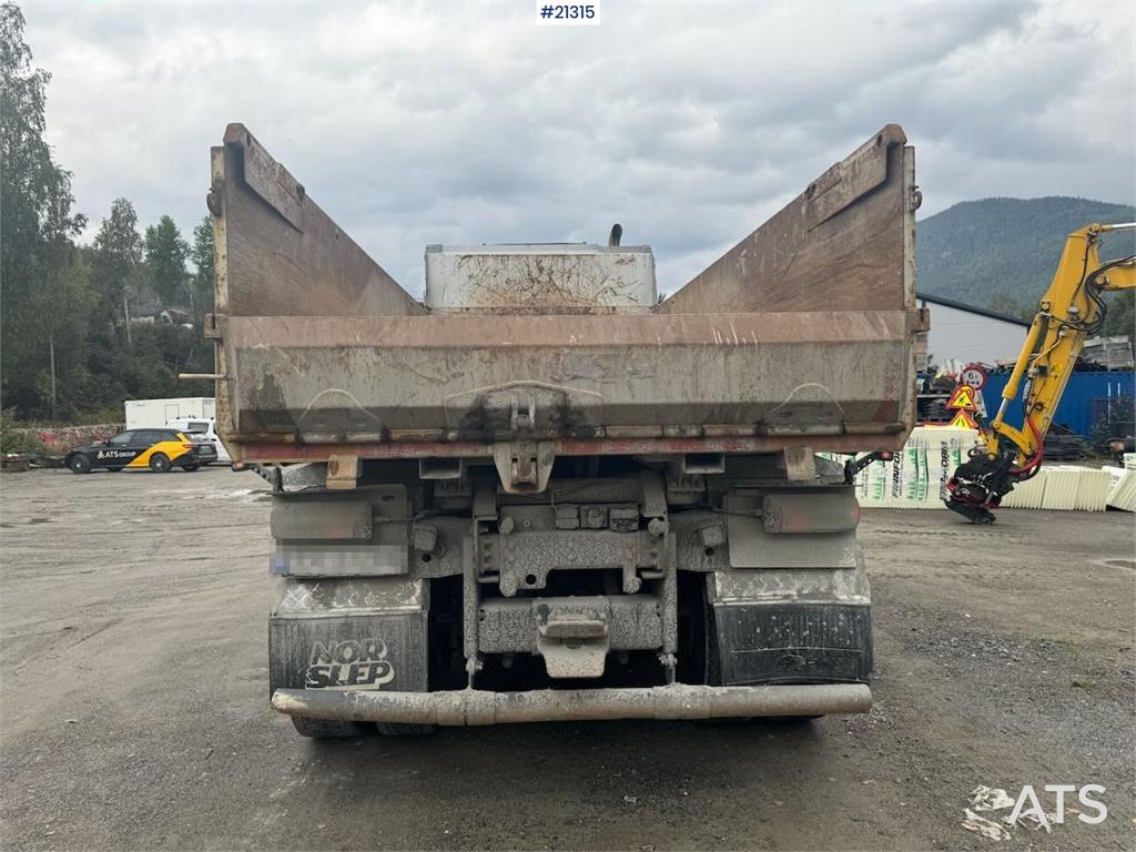 Scania R580 8x4 Plow rigged dump truck