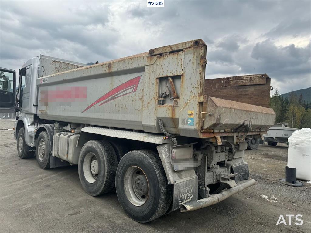 Scania R580 8x4 Plow rigged dump truck