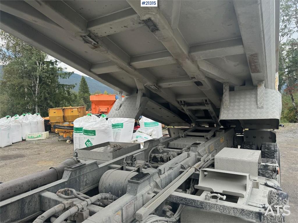 Scania R580 8x4 Plow rigged dump truck
