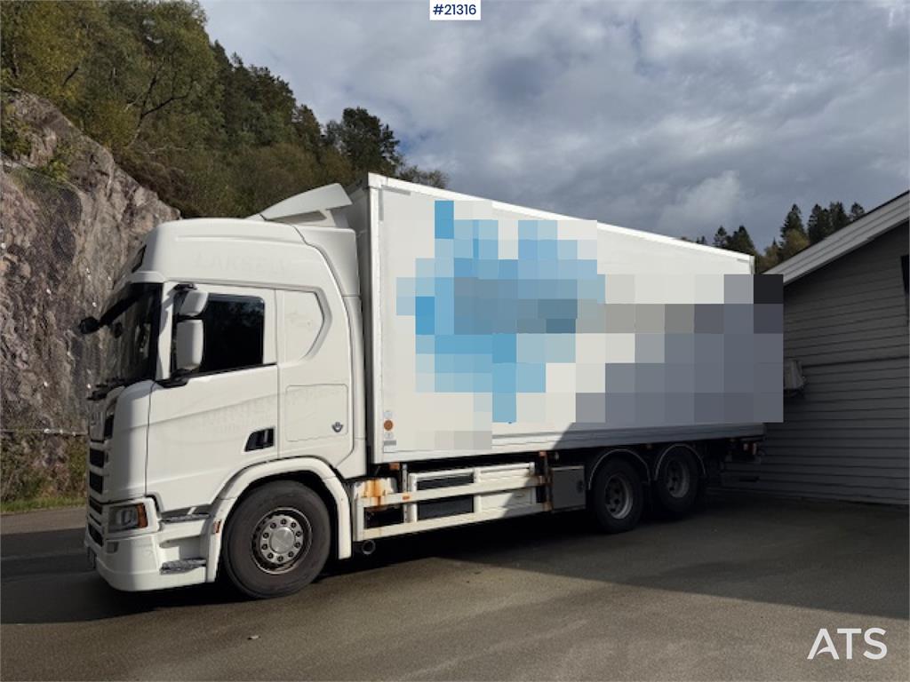 Scania R520 w/ refrigerator/freezer unit in unknown condi