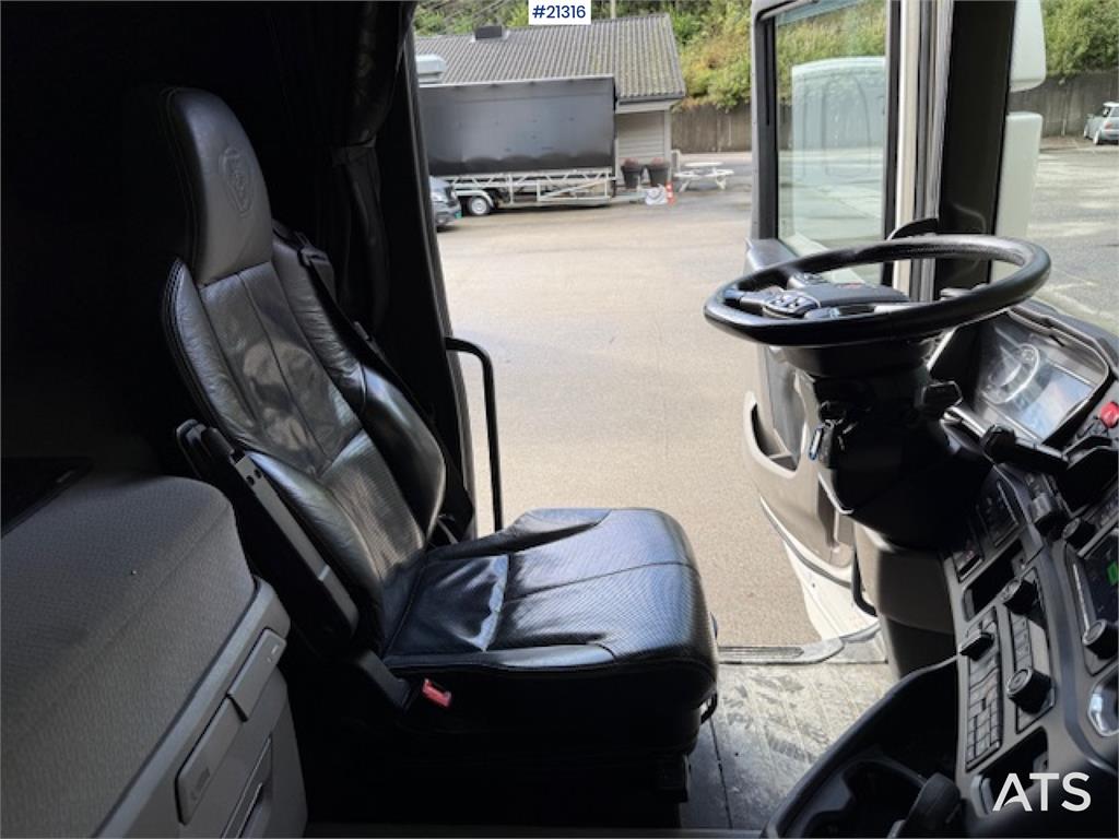 Scania R520 w/ refrigerator/freezer unit in unknown condi