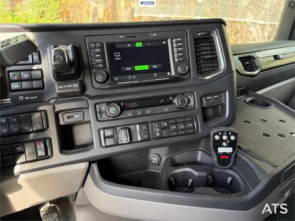 Scania R520 w/ refrigerator/freezer unit in unknown condi