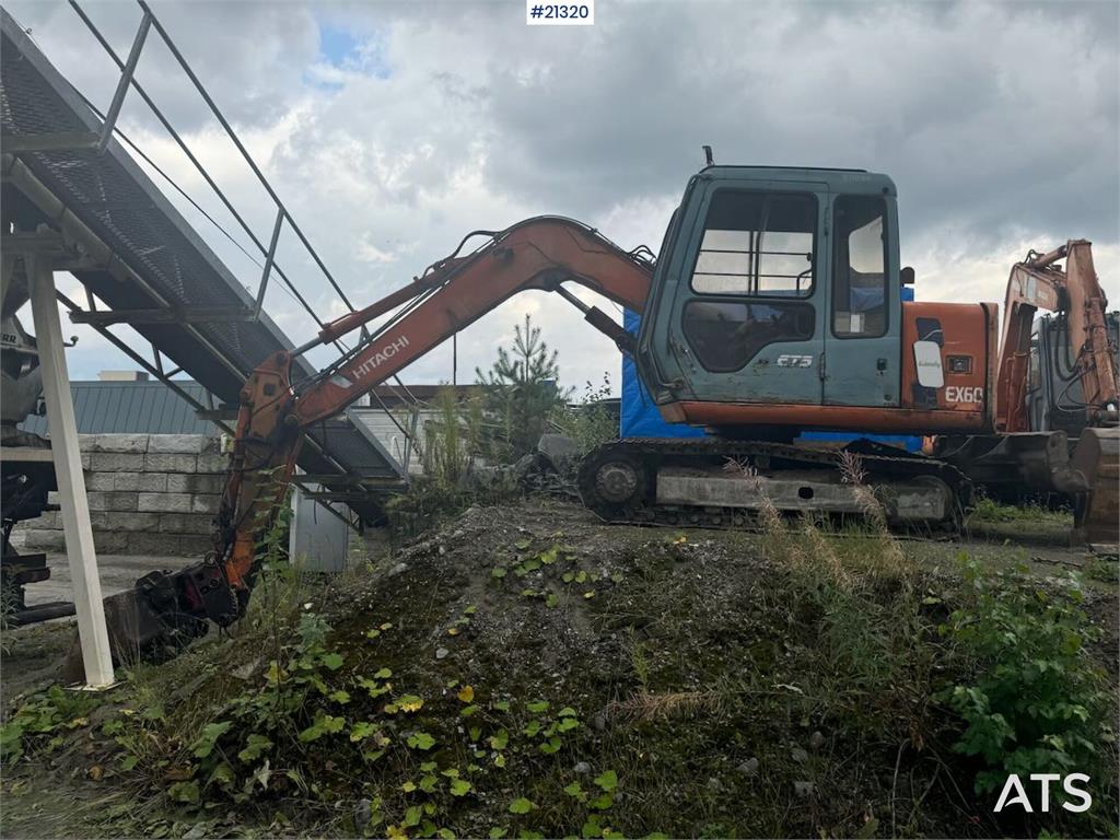 Hitachi EX60BL-3 Crawler excavator w/ power tilt and bucke