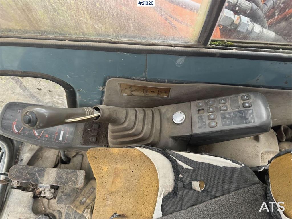 Hitachi EX60BL-3 Crawler excavator w/ power tilt and bucke