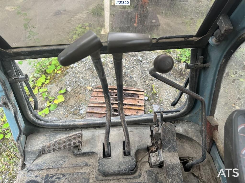 Hitachi EX60BL-3 Crawler excavator w/ power tilt and bucke