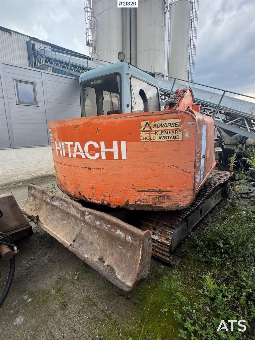 Hitachi EX60BL-3 Crawler excavator w/ power tilt and bucke