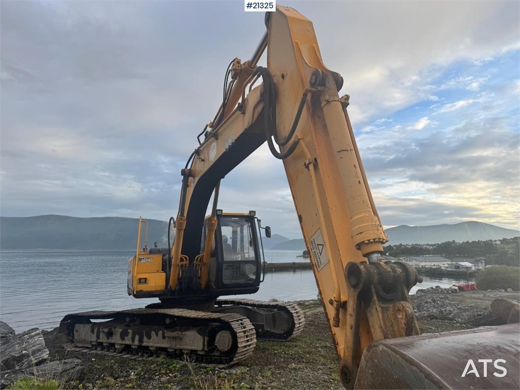 JCB JS200LC