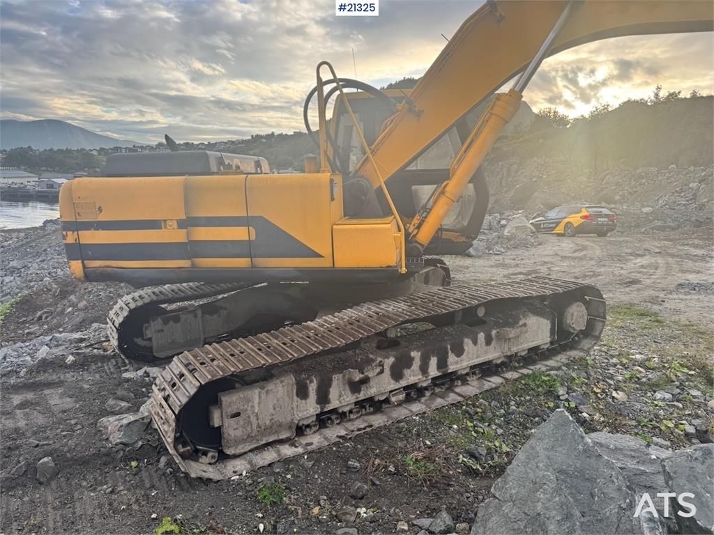 JCB JS200LC