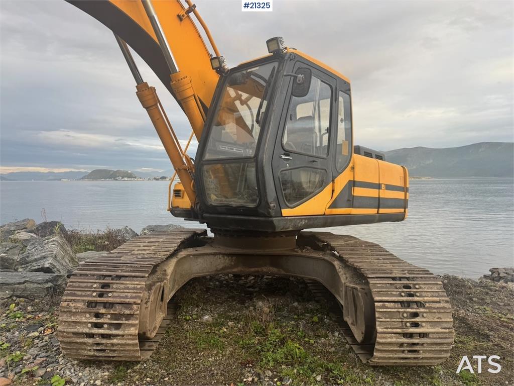JCB JS200LC