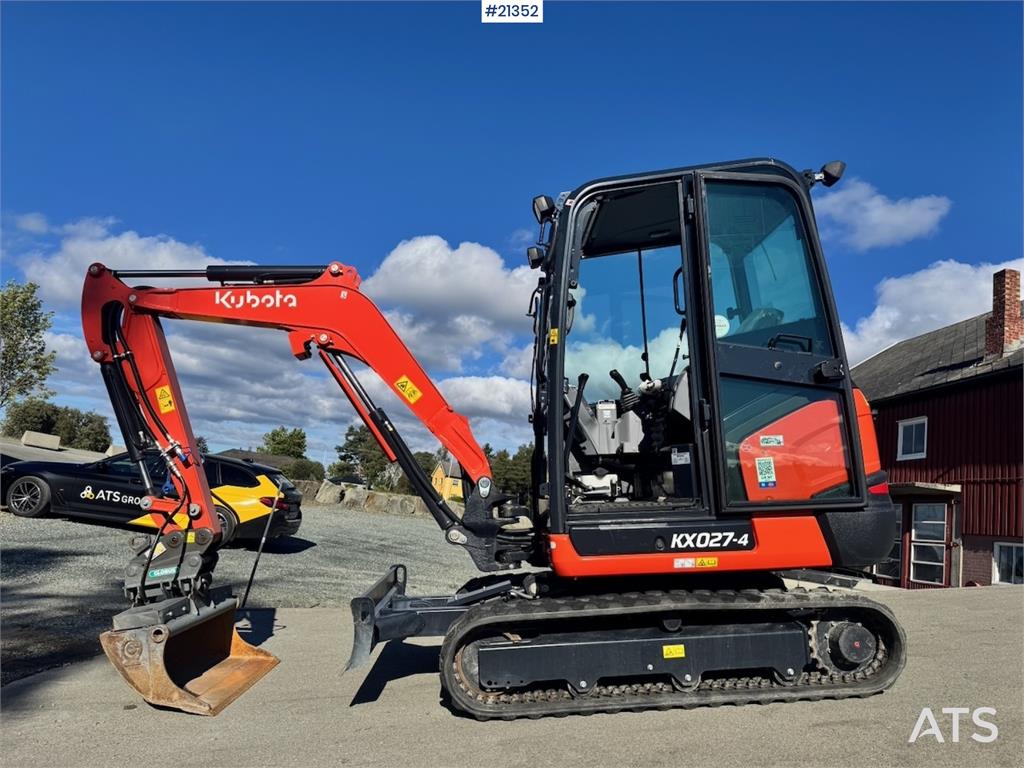 Kubota KX027-4 Mini Excavator w/ 2 buckets. 130 hours!