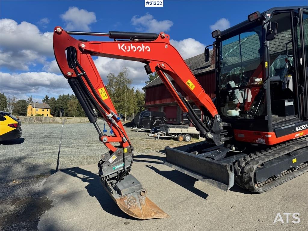 Kubota KX027-4 Mini Excavator w/ 2 buckets. 130 hours!