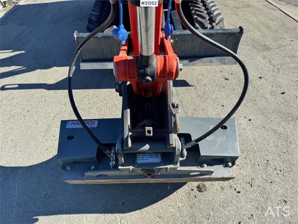 Kubota KX027-4 Mini Excavator w/ 2 buckets. 130 hours!