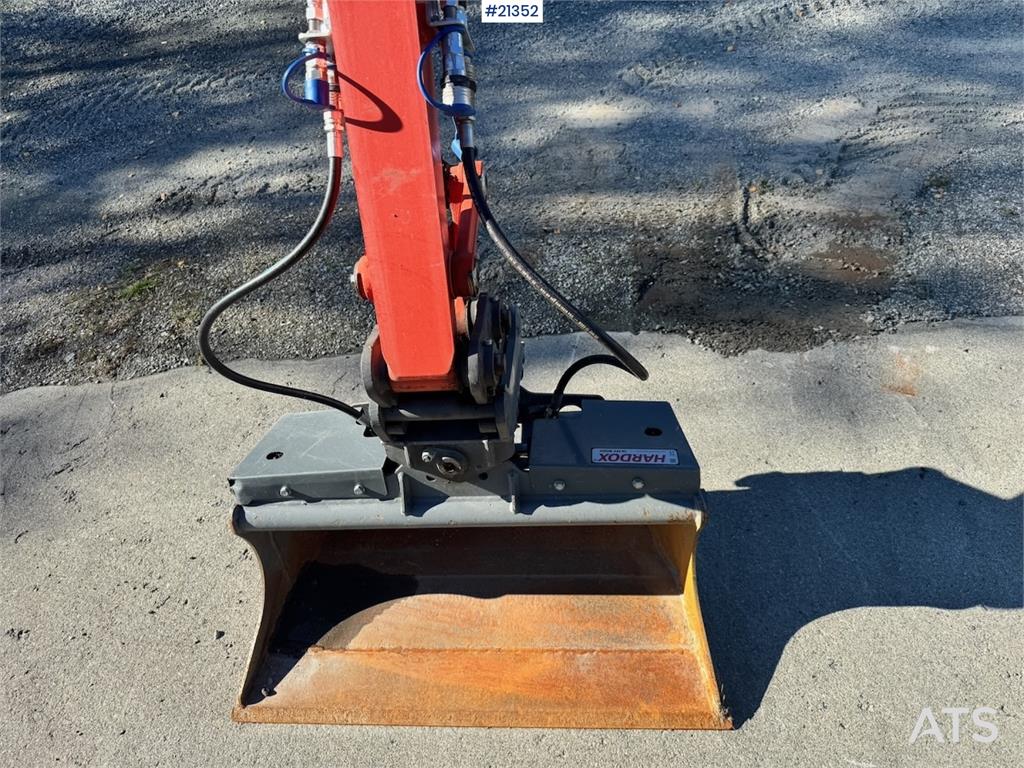 Kubota KX027-4 Mini Excavator w/ 2 buckets. 130 hours!
