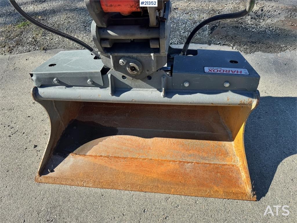 Kubota KX027-4 Mini Excavator w/ 2 buckets. 130 hours!