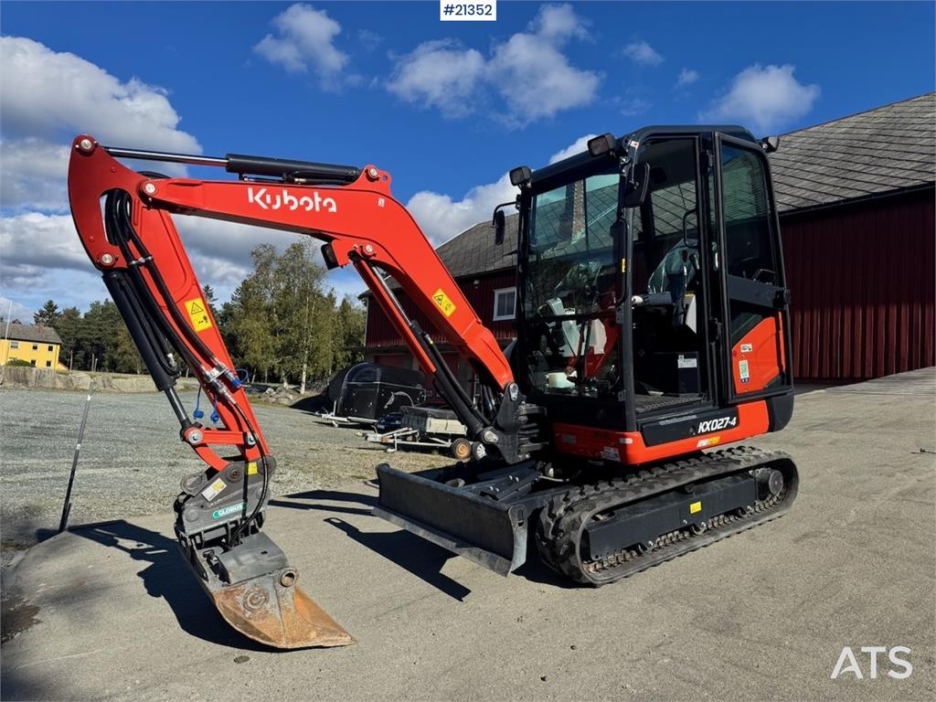Kubota KX027-4 Mini Excavator w/ 2 buckets. 130 hours!