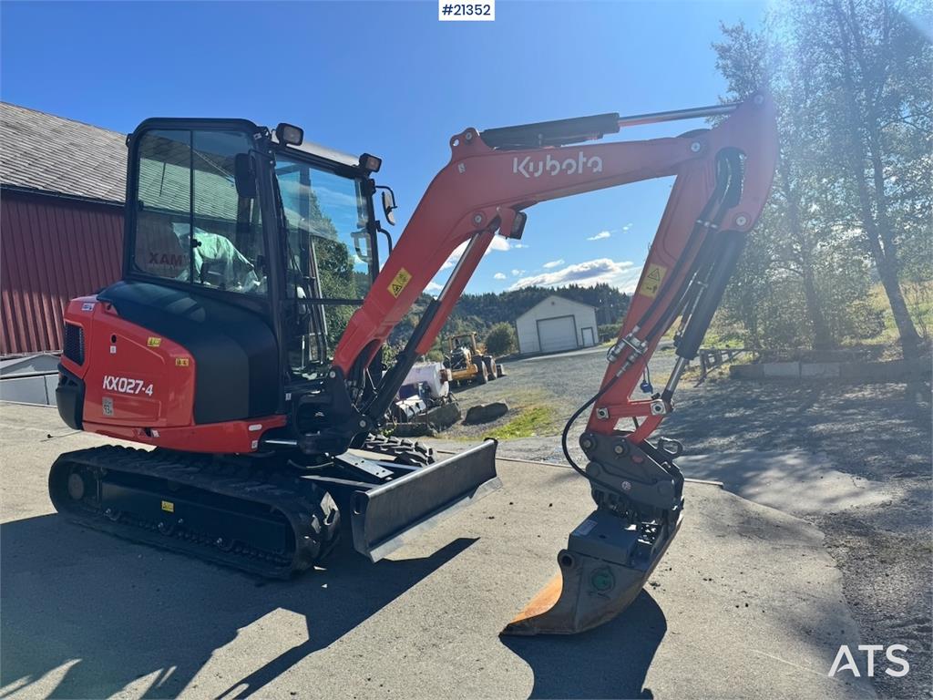 Kubota KX027-4 Mini Excavator w/ 2 buckets. 130 hours!